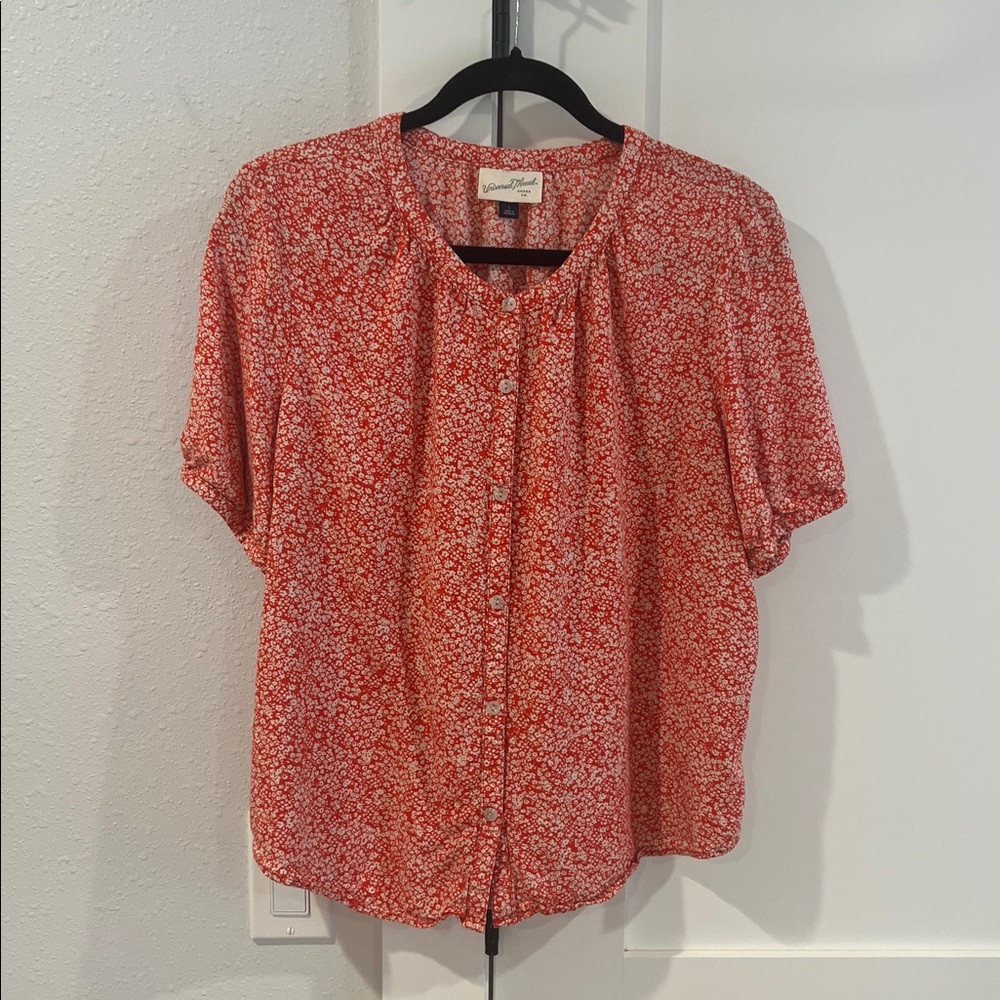 Universal Thread Red and White Floral Top